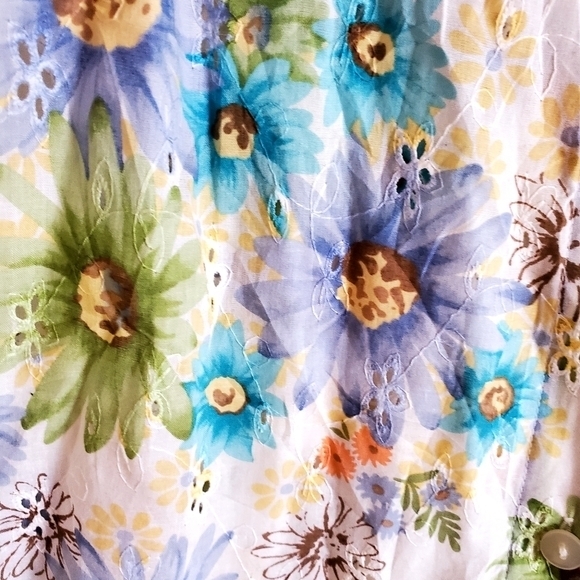 Alfred Dunner Cotton‎ Button Down Shirt Cutout Floral Detail Size 10 Women - Picture 5 of 13